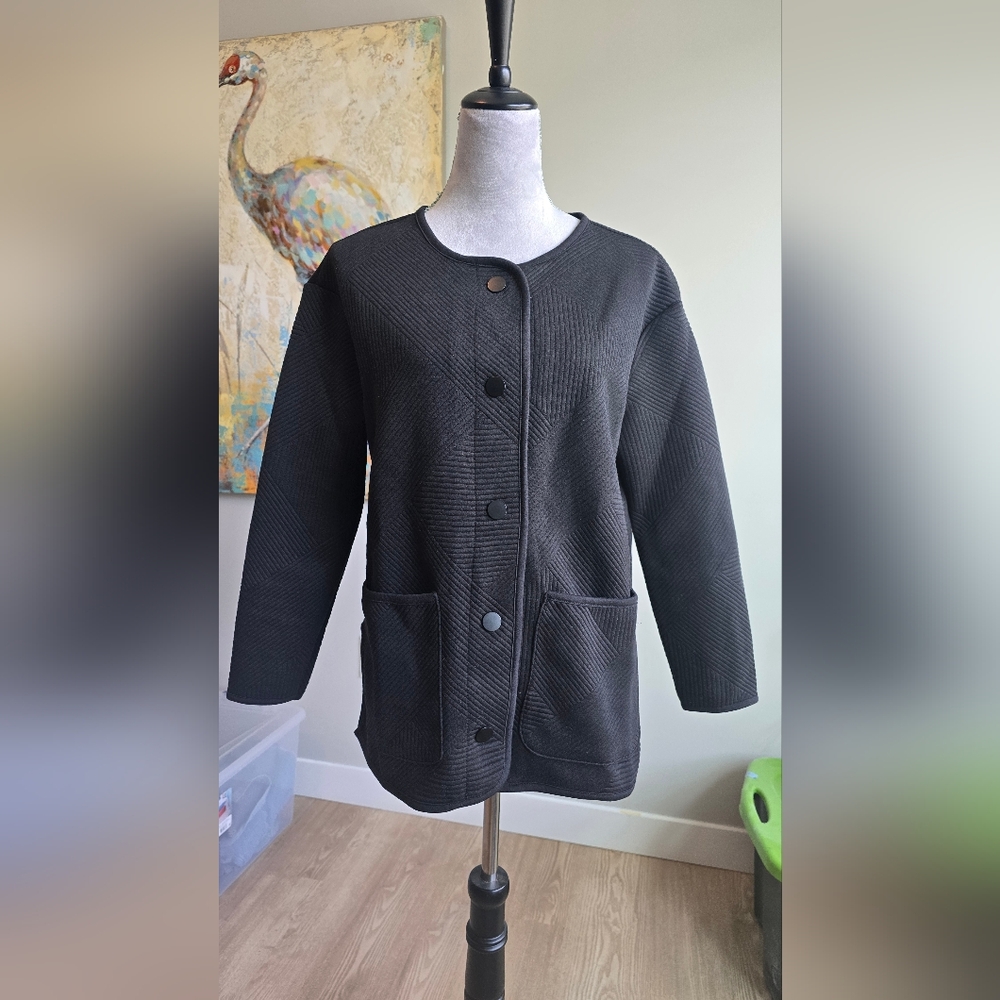 Classic Black Solid Quilted Jacket - image 2